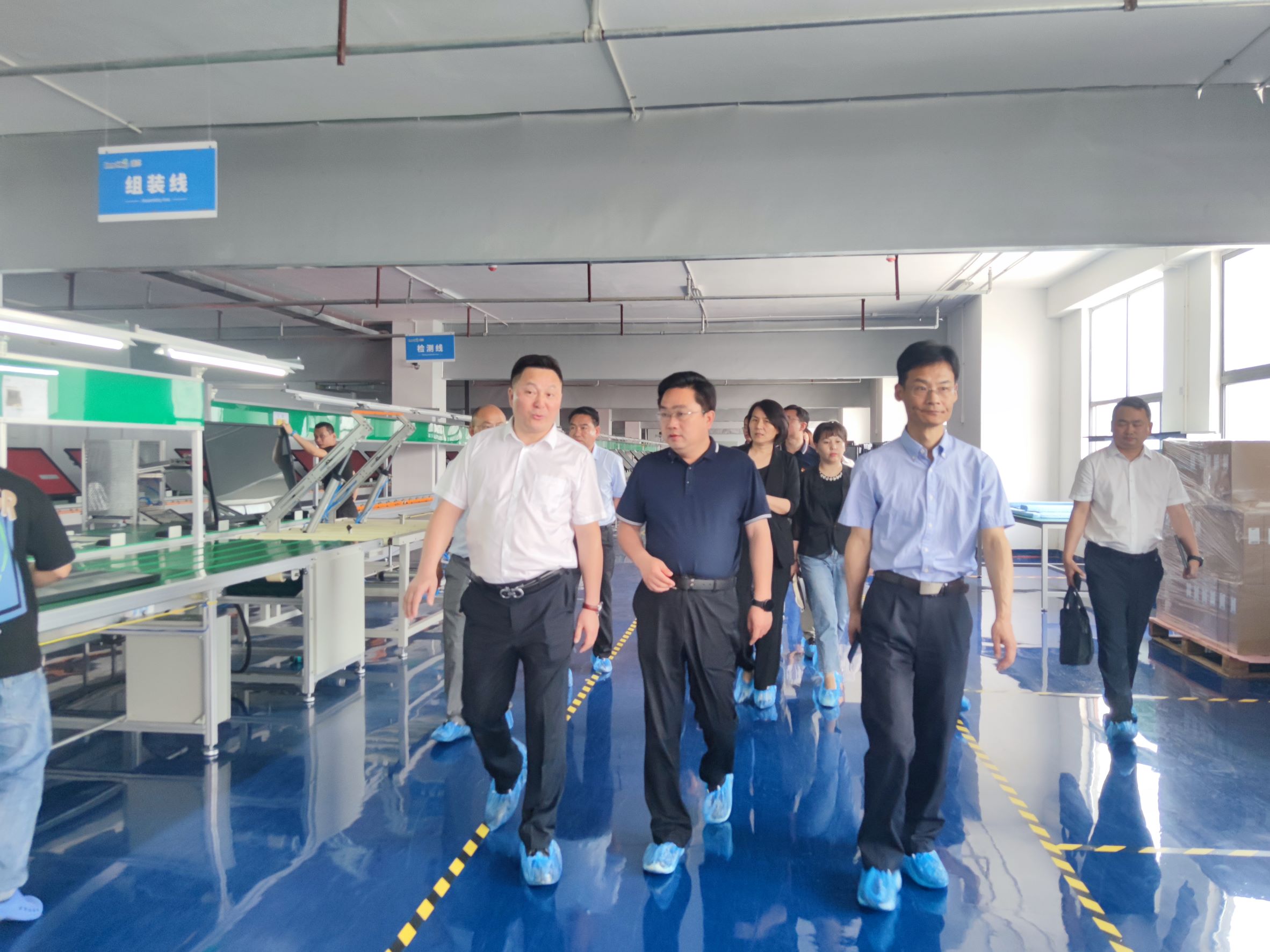 高新区管委会莅临尊龙中国调研指导 (3)